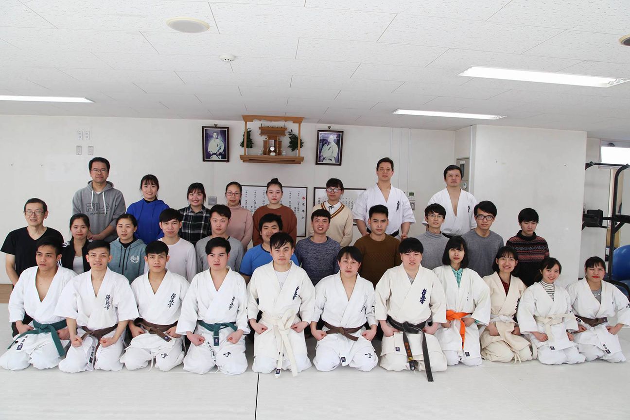 Học sinh trường Nhật ngữ Sapporo trải nghiệm karate