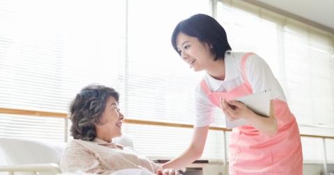 Ngành điều dưỡng và hộ lý sang Nhật làm gì?
